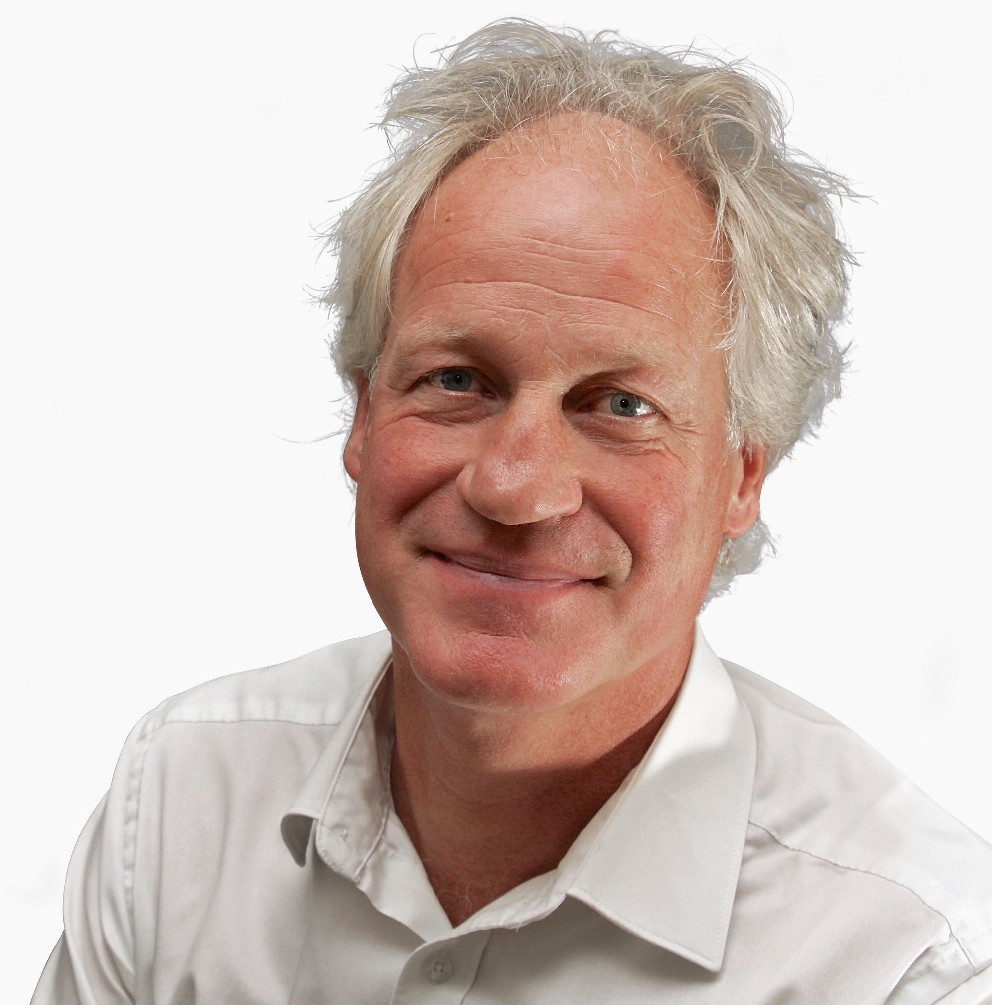 Lars Albinsson porträtt 1 Färg-VIT BG.jpg